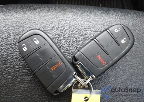 2018 Jeep Compass Altitude 4X4 из США, поврежденный, VIN 3C4NJDBB2JT433591